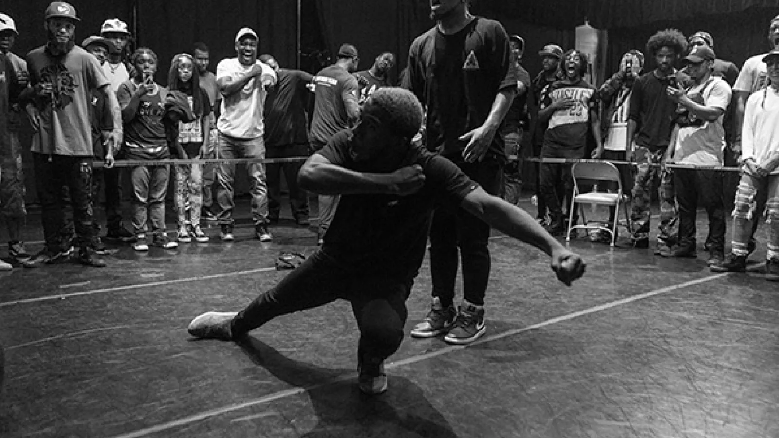 Hip hop dancers battling