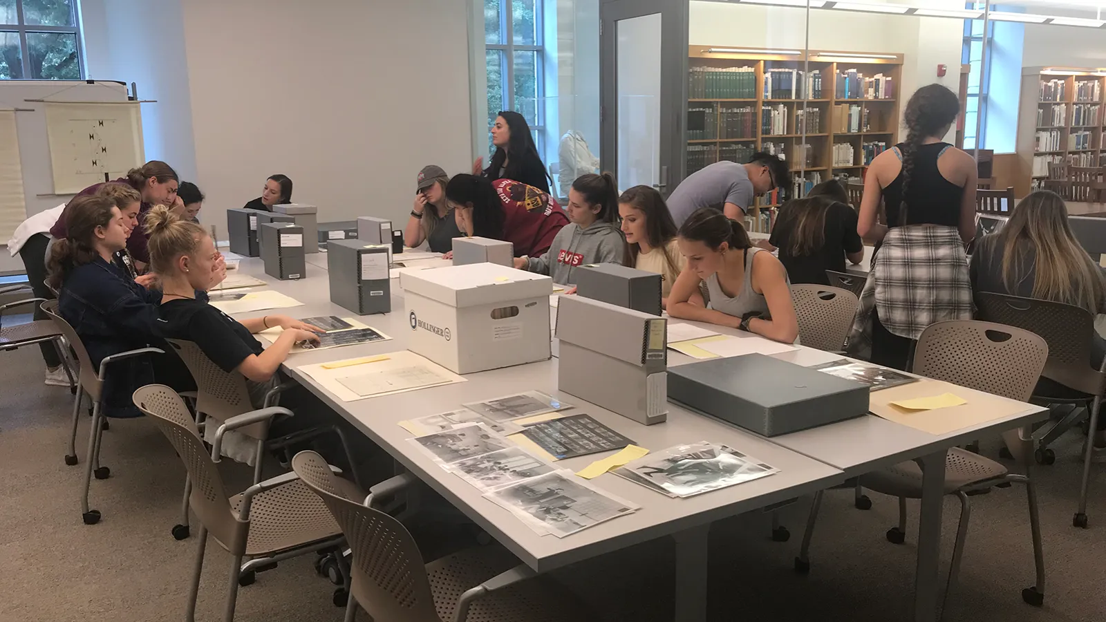 Students using Ohio State University Libraries Special Collections 