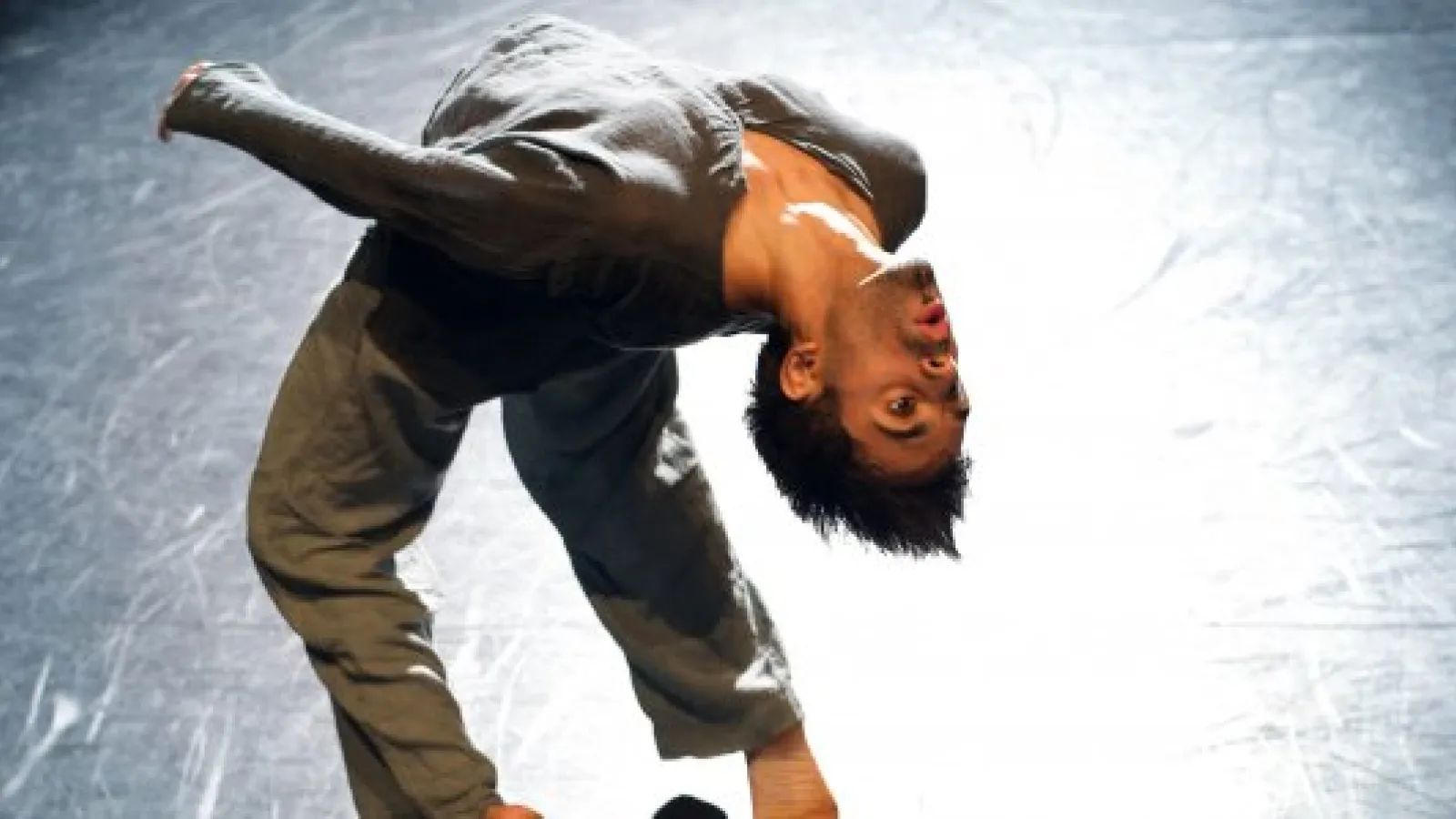 Aakash Odedra photo